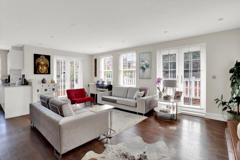 3 bed Annexe for rent in Weybridge. From Knight Frank - Esher