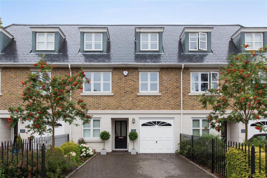 5 bed Mid Terraced House for rent in Weybridge. From Knight Frank - Esher