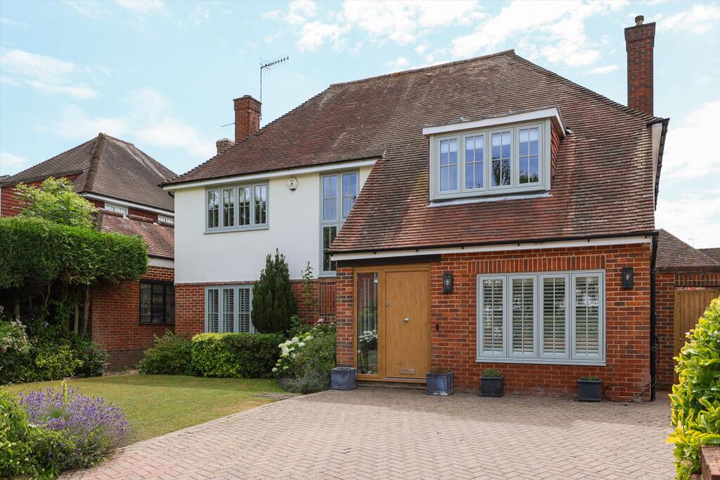4 bed Detached for rent in Stoke D'Abernon. From Knight Frank - Esher 4 bed Detached for rent in Stoke D'Abernon. From Knight Frank - Esher