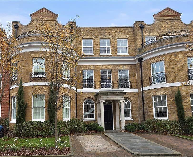3 bed 1st Floor Flat for rent in Esher. From Knight Frank - Esher
