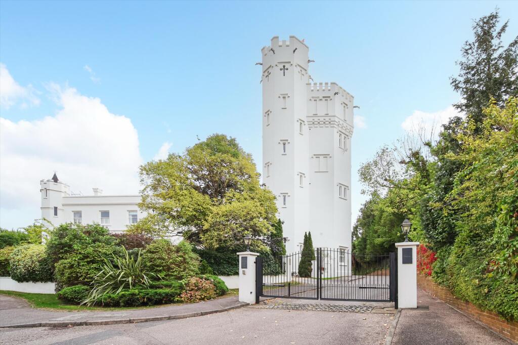 5 bed Mid Terraced House for rent in Claygate. From Knight Frank - Esher