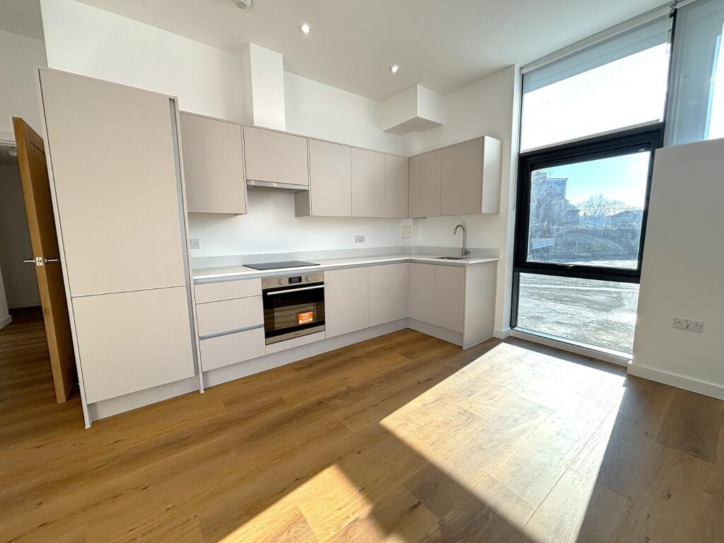 1 bed Apartment for rent in Staines-upon-Thames. From Oasis Estate Agents - Staines-upon-Thames