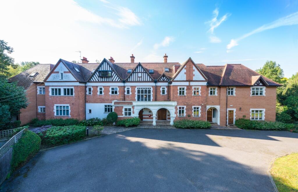 1 bed Apartment for rent in Hythe End. From Oasis Estate Agents - Staines-upon-Thames