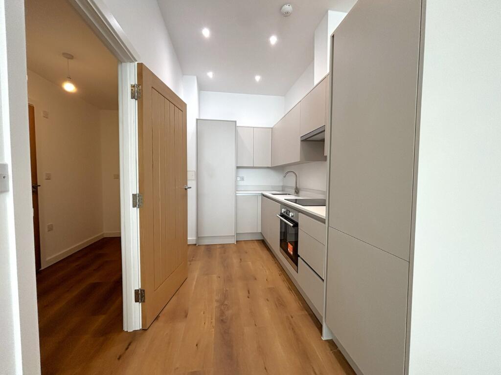 1 bed Apartment for rent in Staines-upon-Thames. From Oasis Estate Agents - Staines-upon-Thames