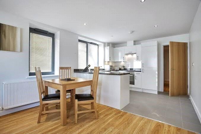 2 bed Apartment for rent in Staines-upon-Thames. From Oasis Estate Agents - Staines-upon-Thames