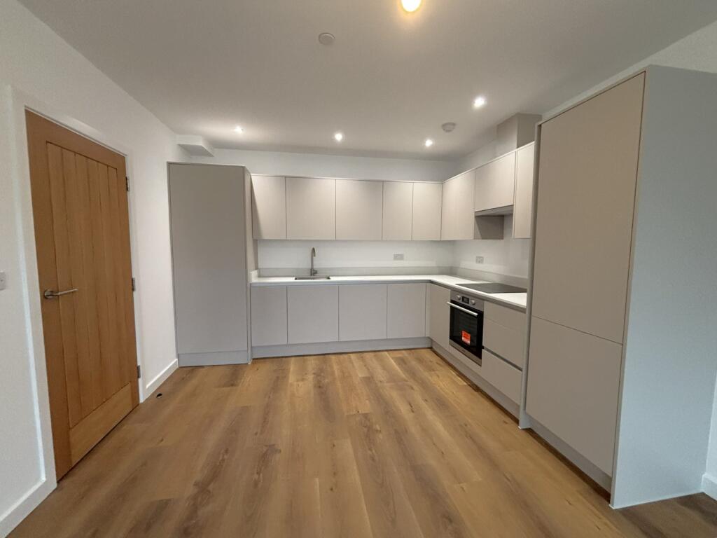 1 bed Apartment for rent in Staines-upon-Thames. From Oasis Estate Agents - Staines-upon-Thames 1 bed Apartment for rent in Staines-upon-Thames. From Oasis Estate Agents - Staines-upon-Thames
