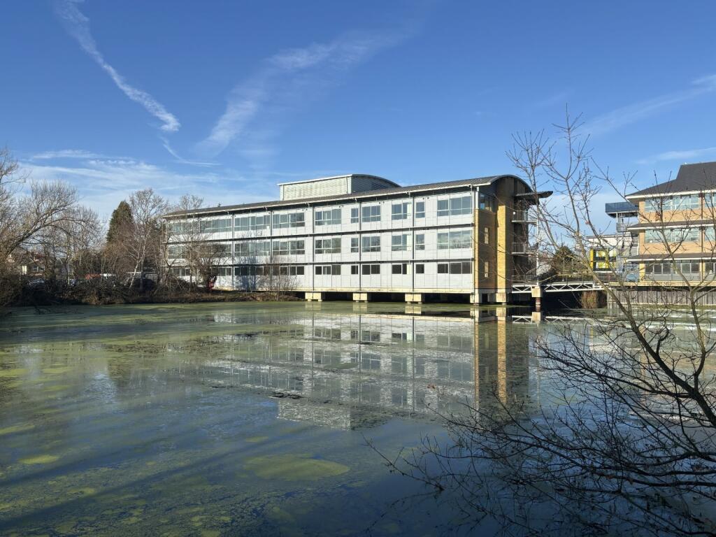 1 bed Apartment for rent in Staines-upon-Thames. From Oasis Estate Agents - Staines-upon-Thames 1 bed Apartment for rent in Staines-upon-Thames. From Oasis Estate Agents - Staines-upon-Thames