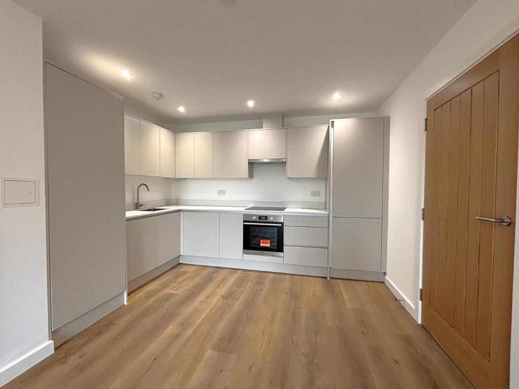 1 bed Apartment for rent in Staines-upon-Thames. From Oasis Estate Agents - Staines-upon-Thames 1 bed Apartment for rent in Staines-upon-Thames. From Oasis Estate Agents - Staines-upon-Thames