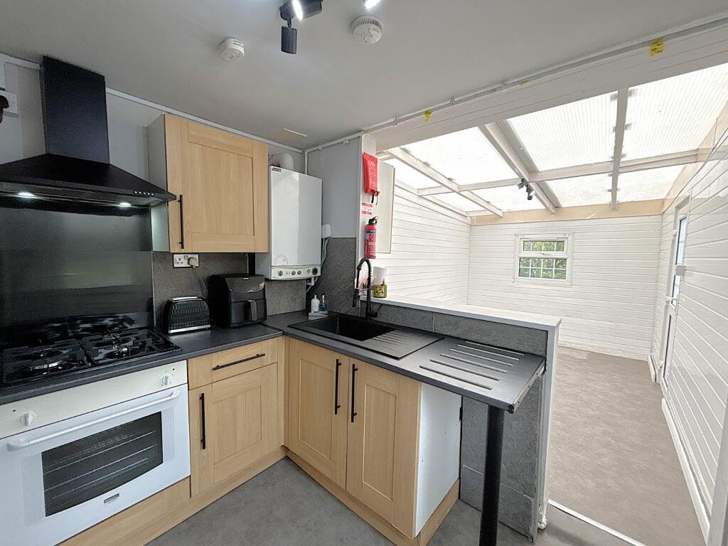 1 bed Annexe for rent in Wraysbury. From Oasis Estate Agents - Staines-upon-Thames