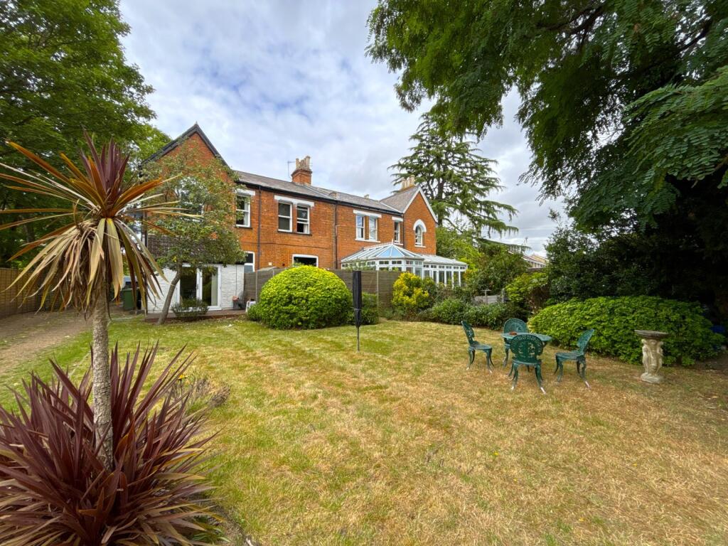 1 bed Apartment for rent in Staines-upon-Thames. From Oasis Estate Agents - Staines-upon-Thames