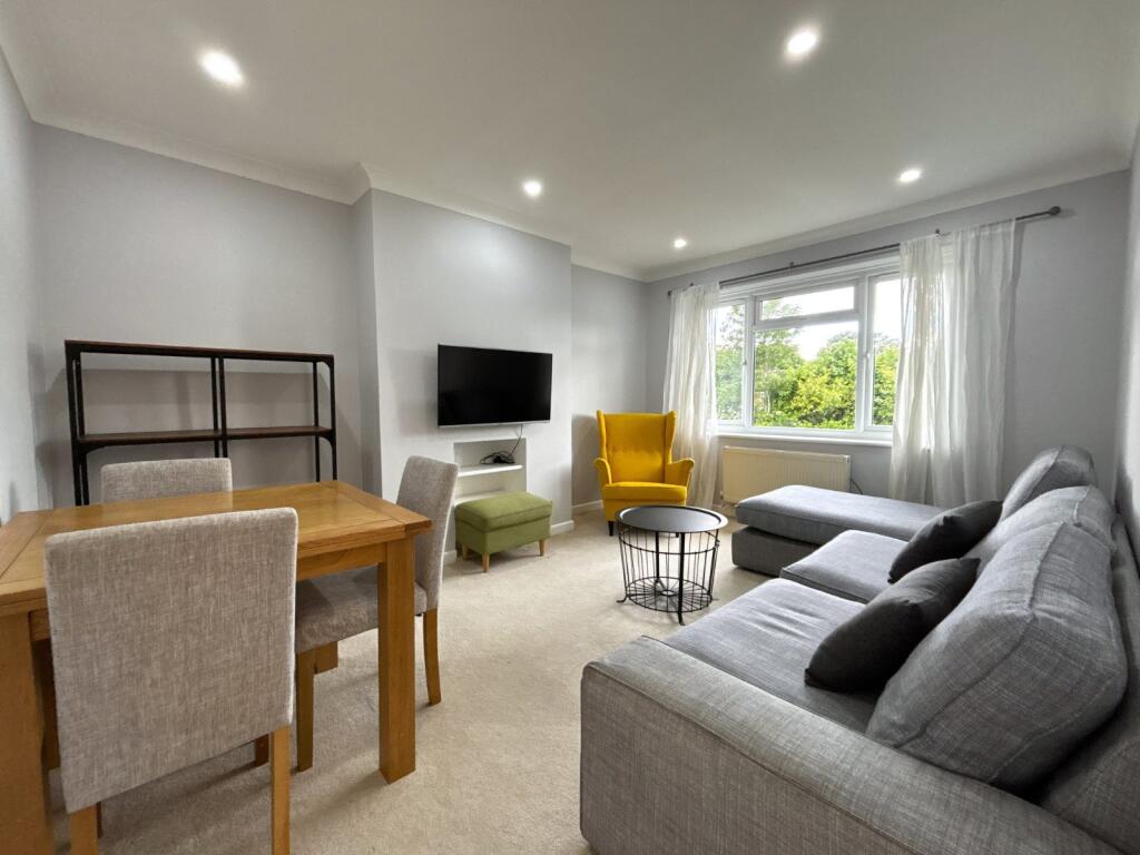 2 bed Annexe for rent in Staines-upon-Thames. From Oasis Estate Agents - Staines-upon-Thames