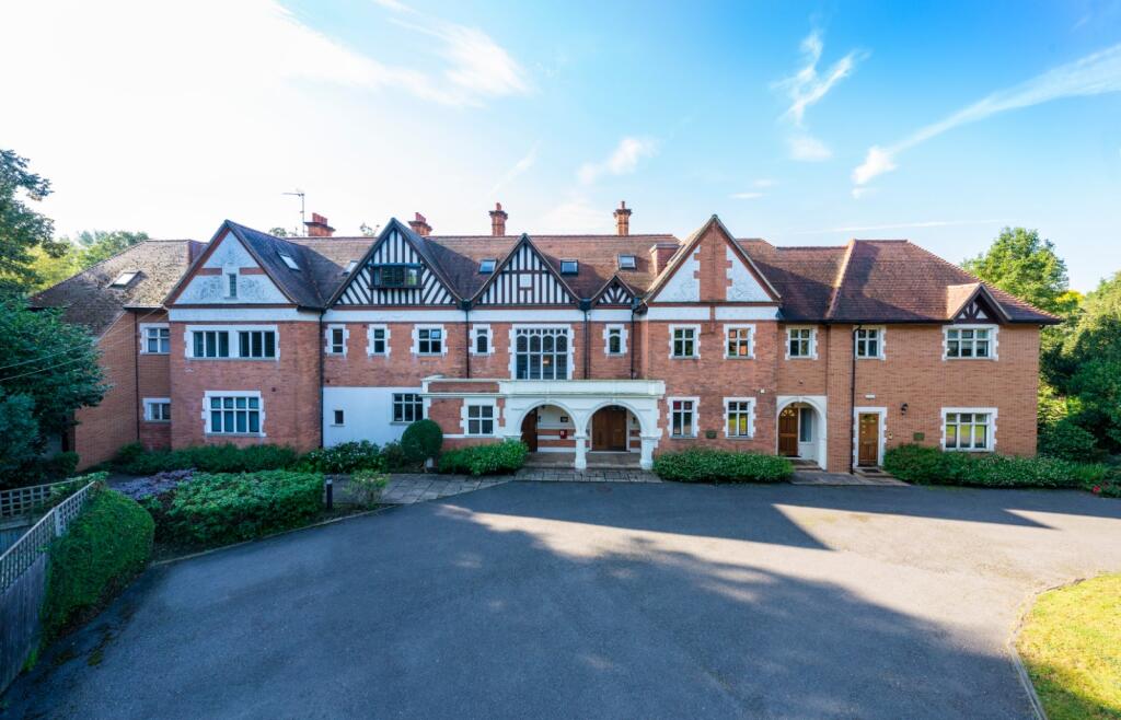 2 bed Apartment for rent in Hythe End. From Oasis Estate Agents - Staines-upon-Thames 2 bed Apartment for rent in Hythe End. From Oasis Estate Agents - Staines-upon-Thames