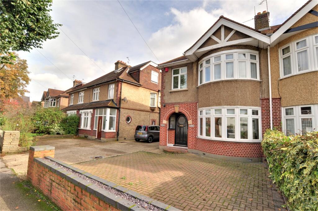 3 bed Semi Detached for rent in Staines-upon-Thames. From Oasis Estate Agents - Staines-upon-Thames 3 bed Semi Detached for rent in Staines-upon-Thames. From Oasis Estate Agents - Staines-upon-Thames