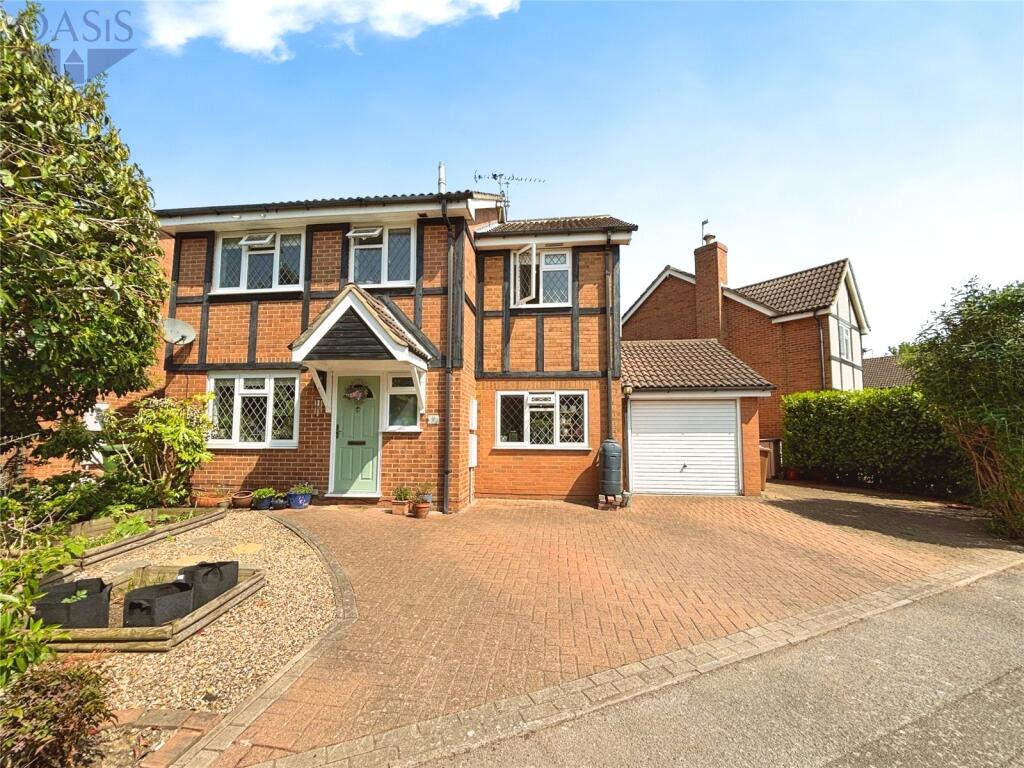 4 bed Detached for rent in Staines-upon-Thames. From Oasis Estate Agents - Staines-upon-Thames