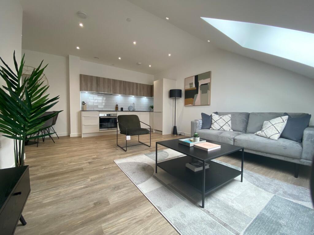 2 bed Apartment for rent in Staines-upon-Thames. From Oasis Estate Agents - Staines-upon-Thames
