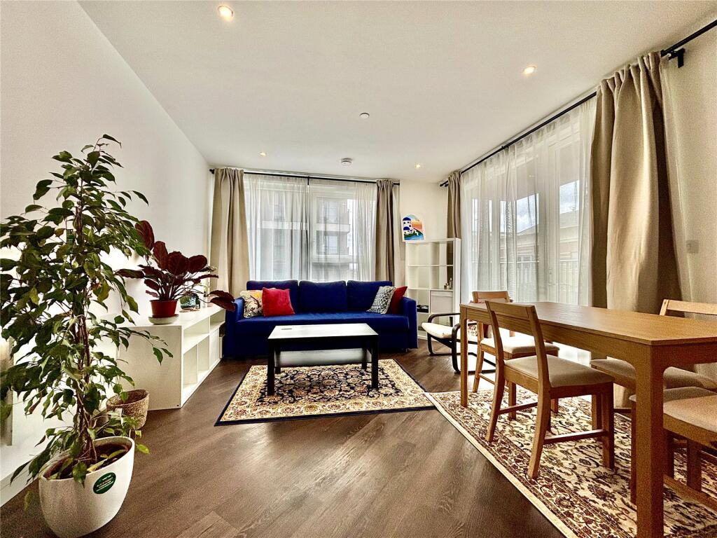 2 bed Apartment for rent in Staines-upon-Thames. From Oasis Estate Agents - Staines-upon-Thames 2 bed Apartment for rent in Staines-upon-Thames. From Oasis Estate Agents - Staines-upon-Thames