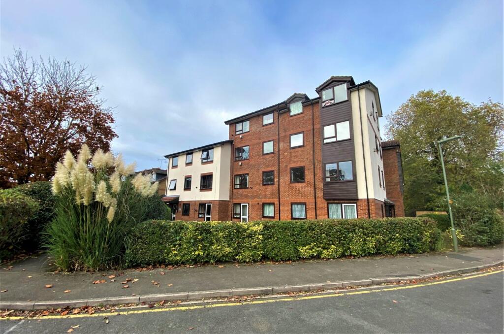 2 bed Apartment for rent in Staines-upon-Thames. From Oasis Estate Agents - Staines-upon-Thames 2 bed Apartment for rent in Staines-upon-Thames. From Oasis Estate Agents - Staines-upon-Thames
