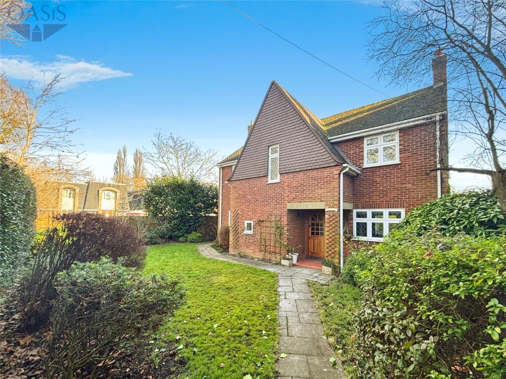 3 bed Detached for rent in Staines-upon-Thames. From Oasis Estate Agents - Staines-upon-Thames 3 bed Detached for rent in Staines-upon-Thames. From Oasis Estate Agents - Staines-upon-Thames
