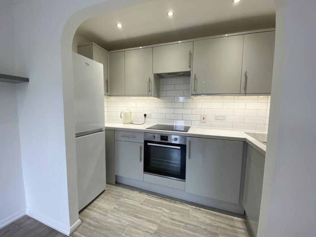 1 bed Apartment for rent in Staines-upon-Thames. From Oasis Estate Agents - Staines-upon-Thames