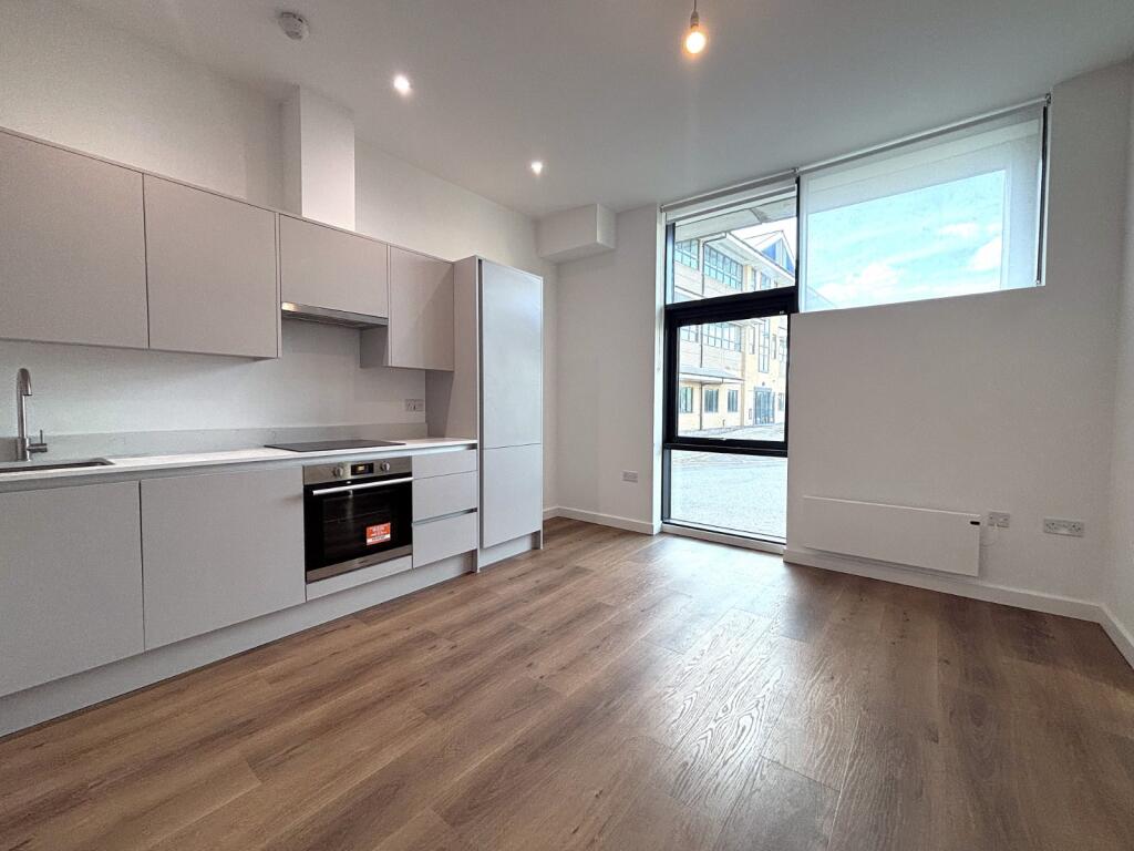 1 bed Apartment for rent in Staines-upon-Thames. From Oasis Estate Agents - Staines-upon-Thames