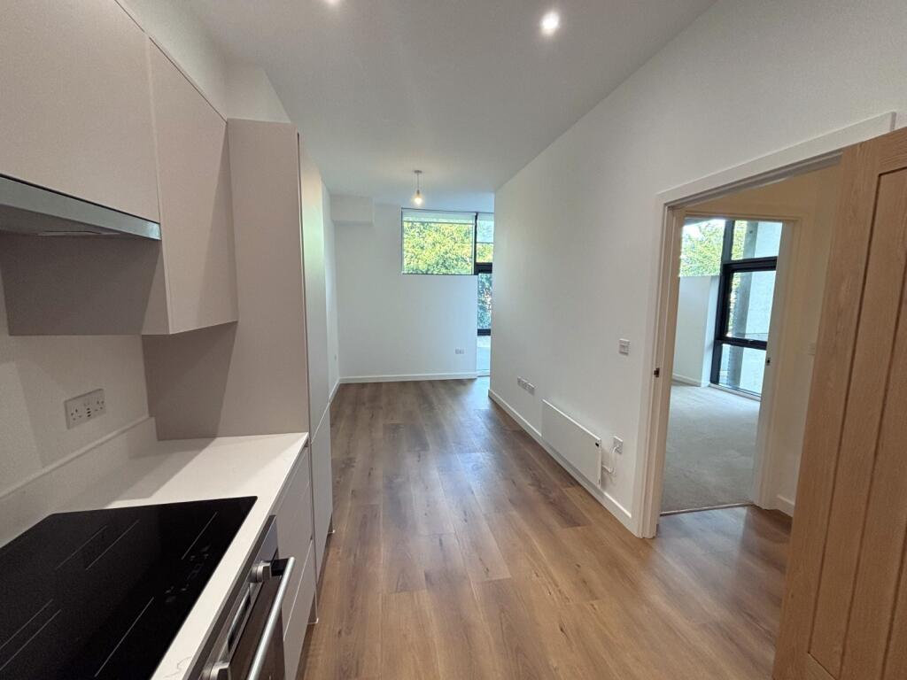 1 bed Apartment for rent in Staines-upon-Thames. From Oasis Estate Agents - Staines-upon-Thames