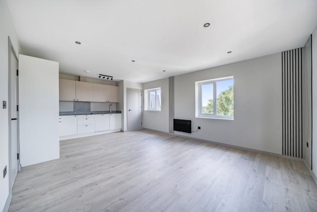 1 bed Apartment for rent in Staines-upon-Thames. From Oasis Estate Agents - Staines-upon-Thames