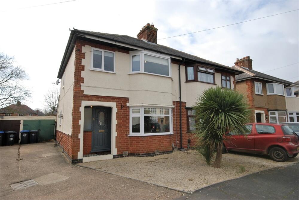 3 bed Semi Detached for rent in Rugby. From Brown & Cockerill Estate Agents - Rugby 3 bed Semi Detached for rent in Rugby. From Brown & Cockerill Estate Agents - Rugby