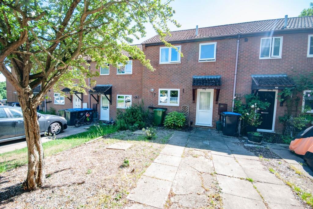3 bed Mid Terraced House for rent in Rugby. From Brown & Cockerill Estate Agents - Rugby