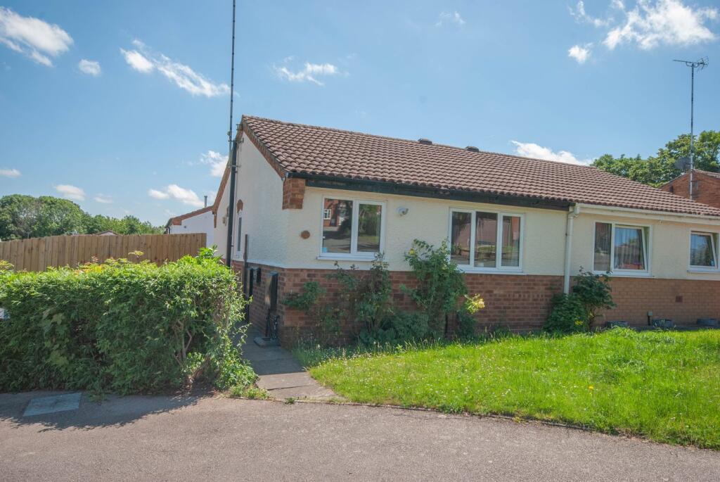 2 bed Semi-detached bungalow for rent in Rugby. From Brown & Cockerill Estate Agents - Rugby 2 bed Semi-detached bungalow for rent in Rugby. From Brown & Cockerill Estate Agents - Rugby