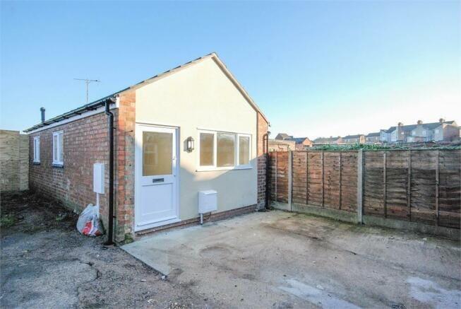 1 bed Detached bungalow for rent in Rugby. From Brown & Cockerill Estate Agents - Rugby 1 bed Detached bungalow for rent in Rugby. From Brown & Cockerill Estate Agents - Rugby