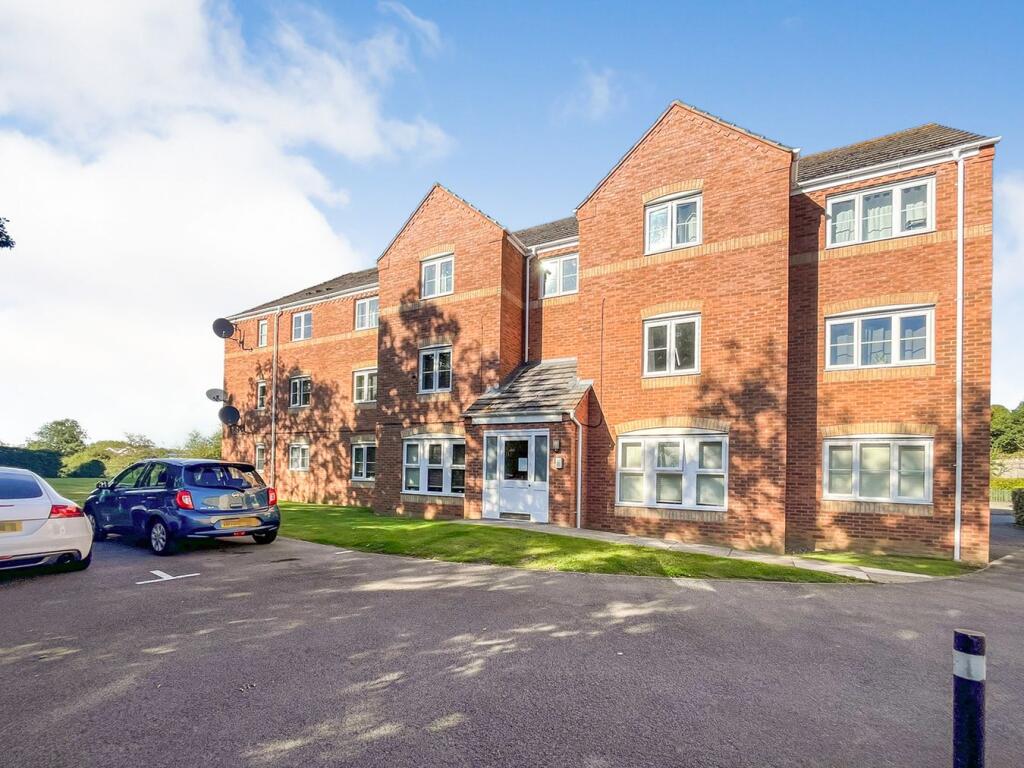 2 bed 1st Floor Flat for rent in Cawston. From Brown & Cockerill Estate Agents - Rugby
