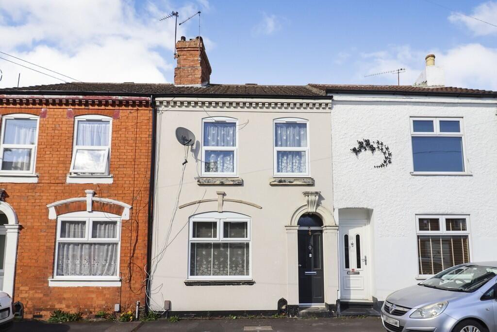 3 bed Mid Terraced House for rent in Rugby. From Brown & Cockerill Estate Agents - Rugby