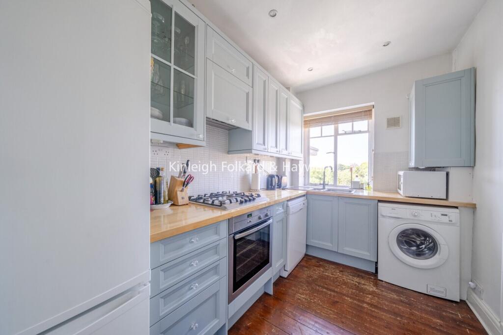 2 bed 1st Floor Flat for rent in Hornsey. From Kinleigh Folkard & Hayward 2 bed 1st Floor Flat for rent in Hornsey. From Kinleigh Folkard & Hayward