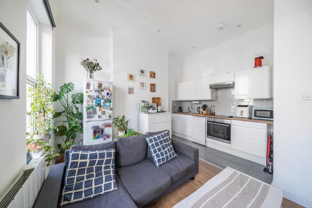 1 bed 1st Floor Flat for rent in London. From Kinleigh Folkard & Hayward - Sales - Crouch End