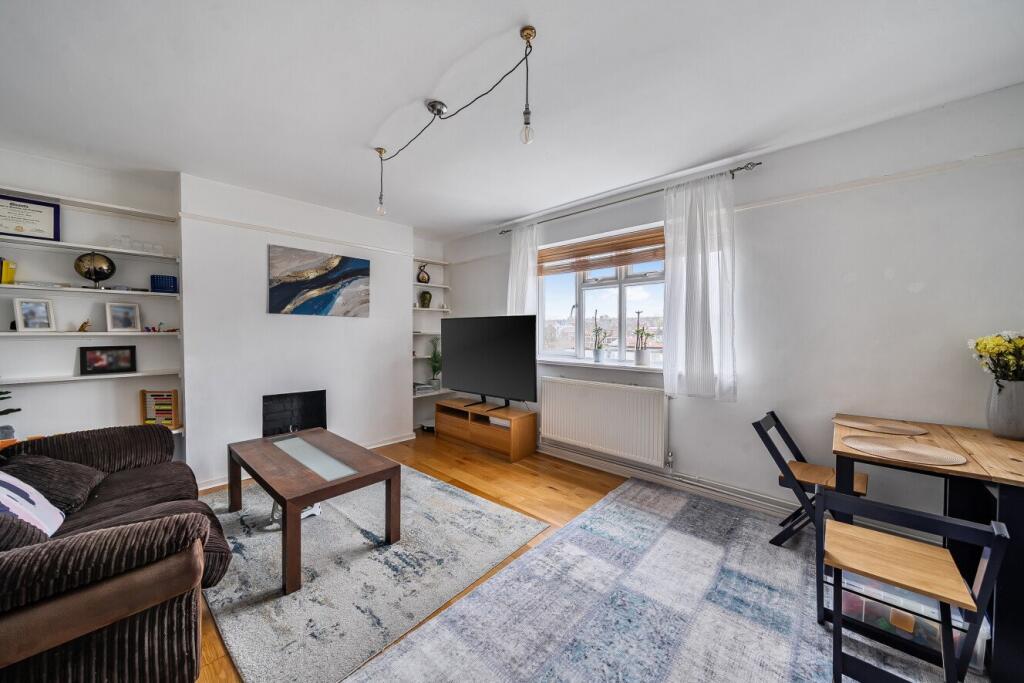 2 bed 1st Floor Flat for rent in London. From Kinleigh Folkard & Hayward - Sales - Crouch End 2 bed 1st Floor Flat for rent in London. From Kinleigh Folkard & Hayward - Sales - Crouch End