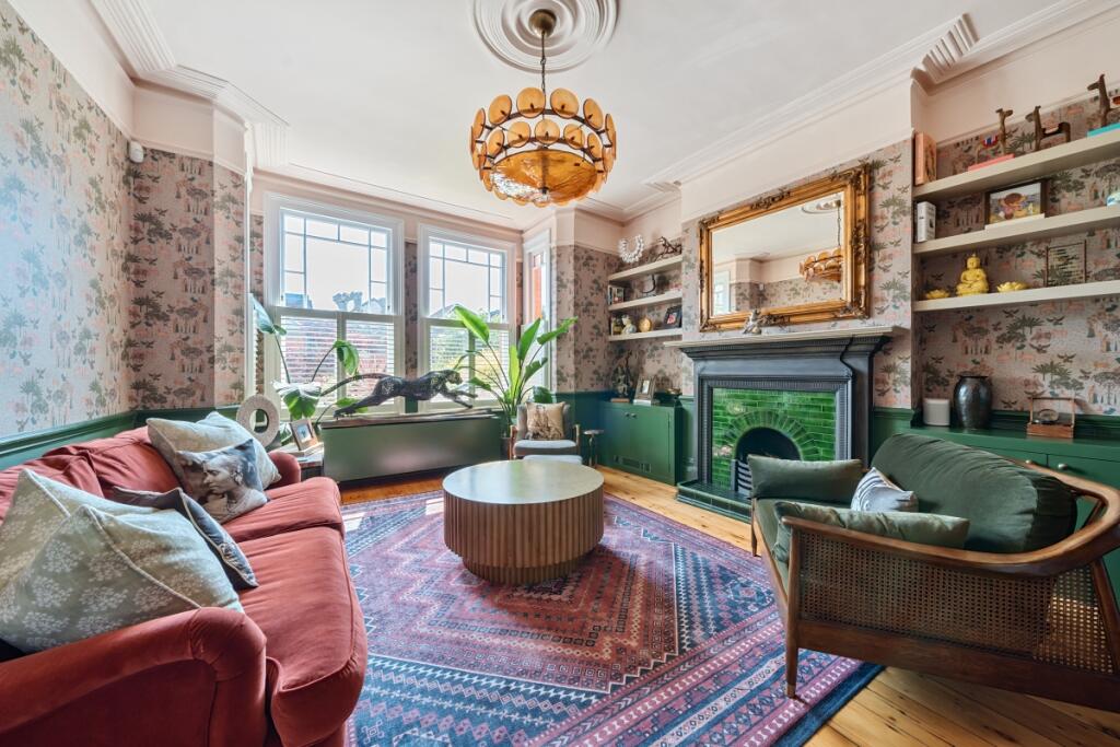 5 bed Detached for rent in Hornsey. From Kinleigh Folkard & Hayward - Sales - Crouch End