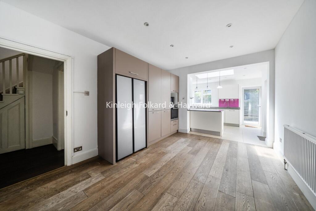 5 bed Detached for rent in Hendon. From Kinleigh Folkard & Hayward - Sales - Crouch End
