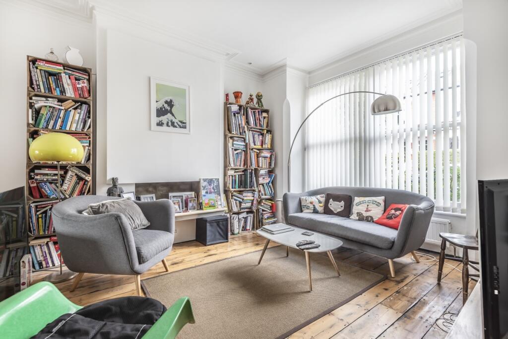 4 bed Detached for rent in Hornsey. From Kinleigh Folkard & Hayward - Sales - Crouch End 4 bed Detached for rent in Hornsey. From Kinleigh Folkard & Hayward - Sales - Crouch End
