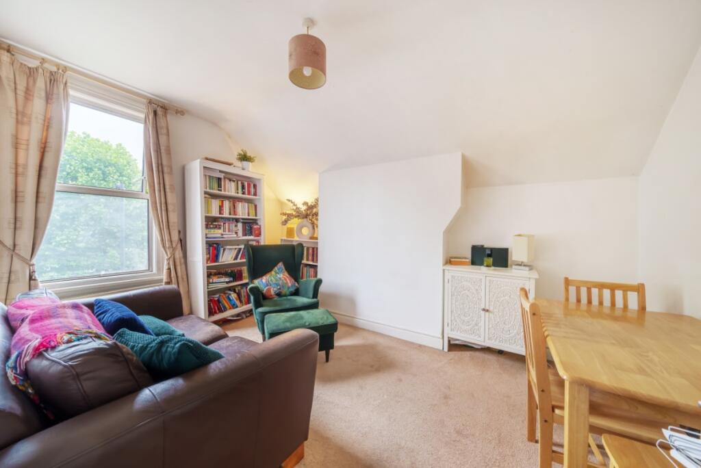 1 bed 1st Floor Flat for rent in London. From Kinleigh Folkard & Hayward - Sales - Crouch End 1 bed 1st Floor Flat for rent in London. From Kinleigh Folkard & Hayward - Sales - Crouch End