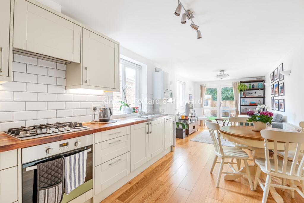 2 bed 1st Floor Flat for rent in London. From Kinleigh Folkard & Hayward - Sales - Crouch End