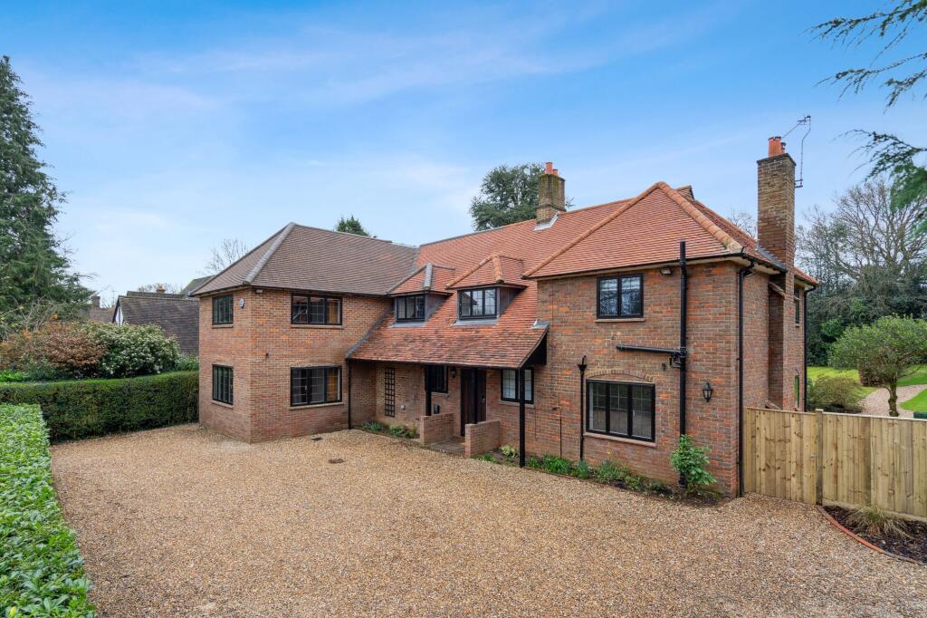 5 bed Detached for rent in Beaconsfield. From Ashington Page - Beaconsfield