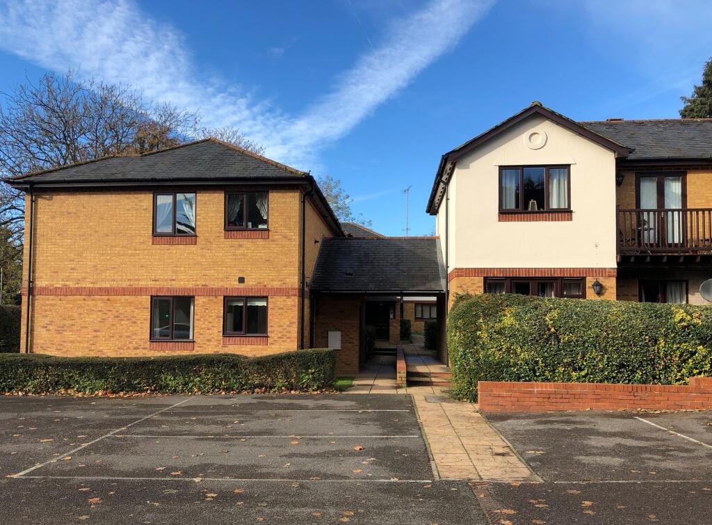 2 bed 1st Floor Flat for rent in Loudwater. From Ashington Page - Beaconsfield 2 bed 1st Floor Flat for rent in Loudwater. From Ashington Page - Beaconsfield