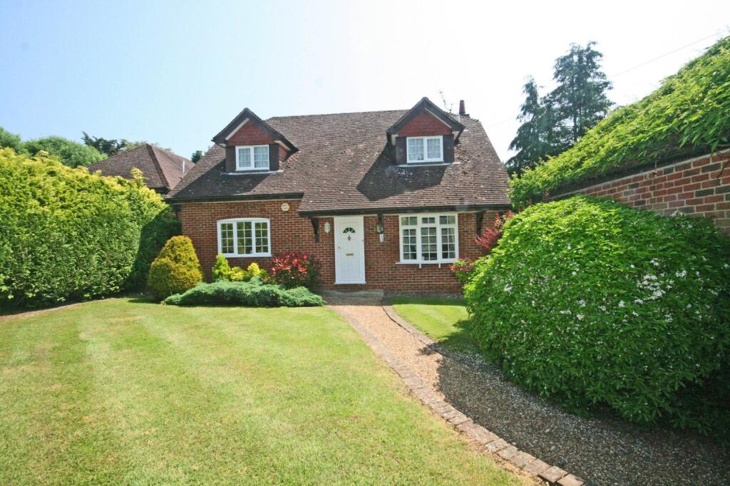 3 bed Detached for rent in Seer Green. From Ashington Page - Beaconsfield