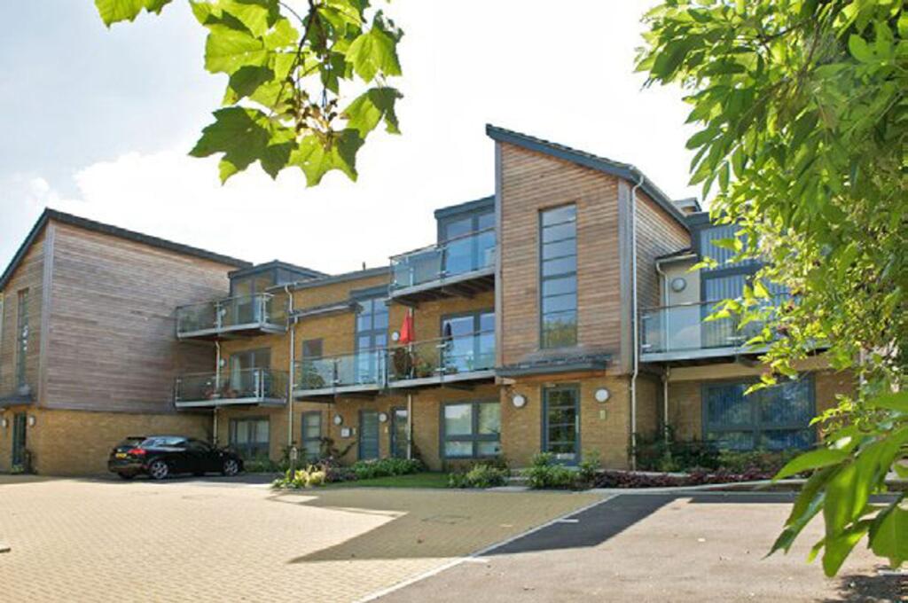 2 bed Apartment for rent in High Wycombe. From Ashington Page - Beaconsfield