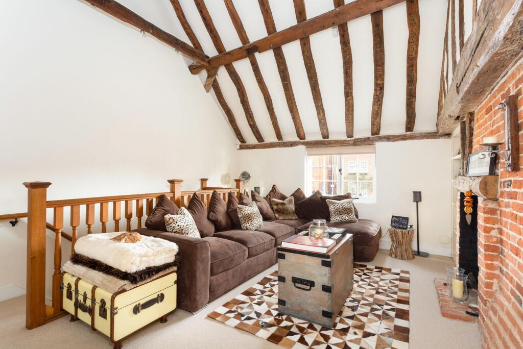 2 bed Annexe for rent in Beaconsfield. From Ashington Page - Beaconsfield