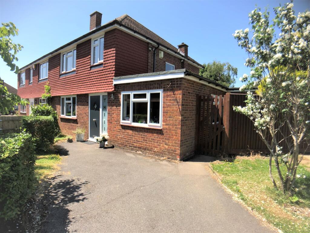 3 bed Semi Detached for rent in Penn. From Ashington Page - Beaconsfield 3 bed Semi Detached for rent in Penn. From Ashington Page - Beaconsfield