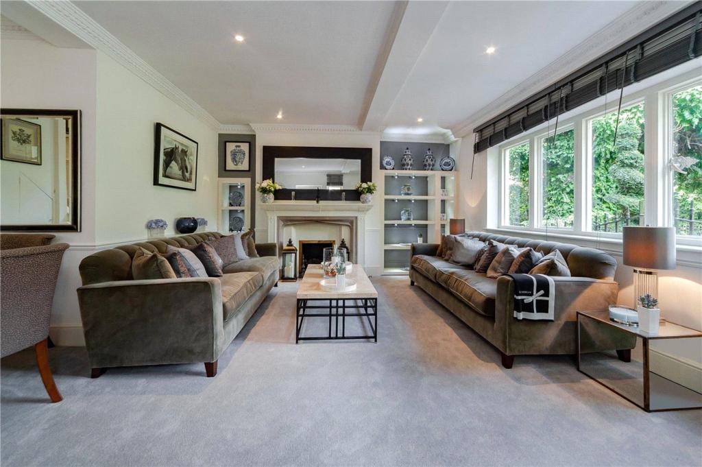 3 bed Detached House for rent in London. From Aston Chase - Park Road