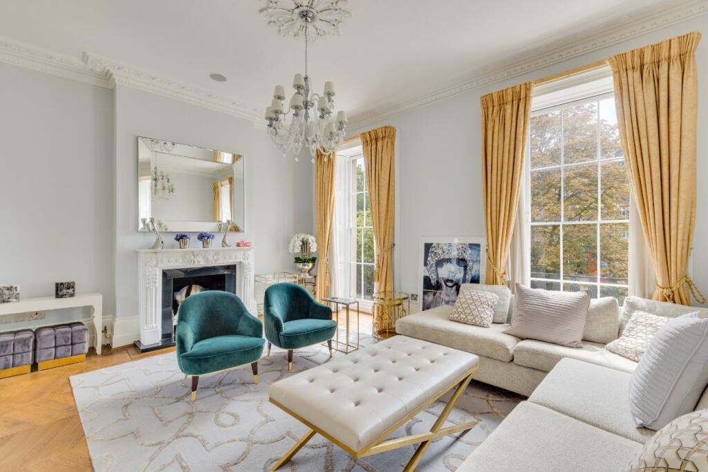 6 bed Mid Terraced House for rent in London. From Aston Chase - London