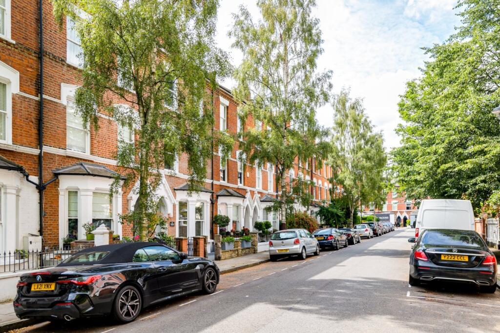 4 bed Mid Terraced House for rent in Paddington. From Aston Chase - London