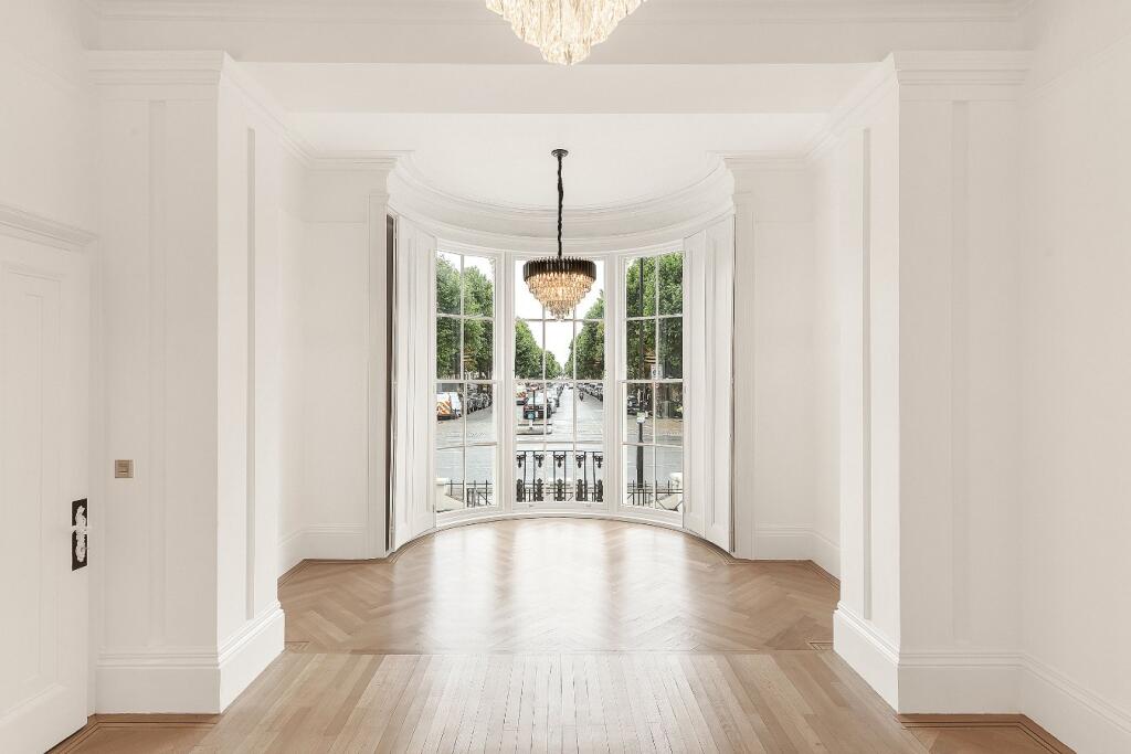 5 bed Detached for rent in London. From Aston Chase - London
